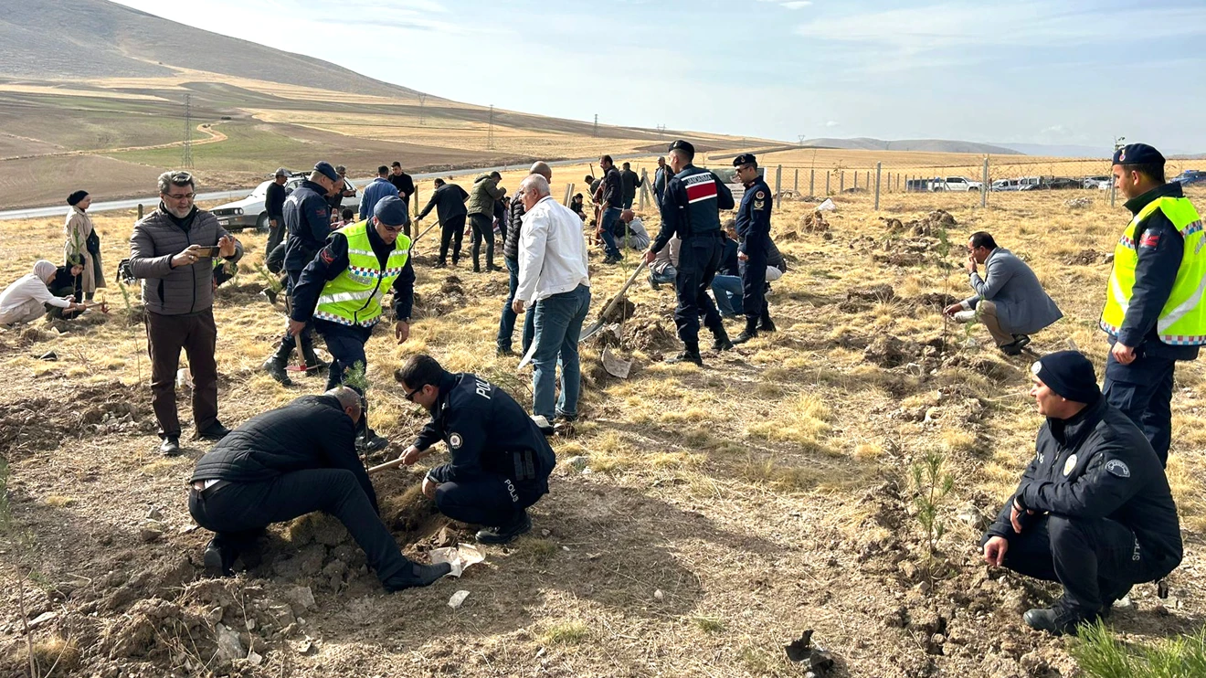Selçuk Üniversitesinde 1867 fidan toprakla buluşturuldu